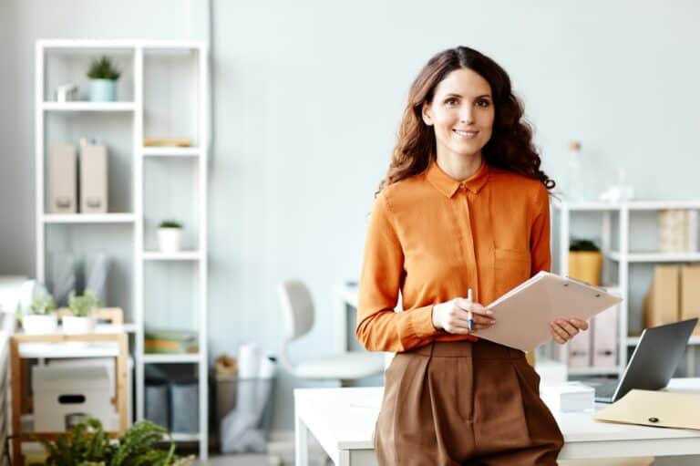 Horizontal,medium,shot,of,young,adult,caucasian,woman,wearing,stylish